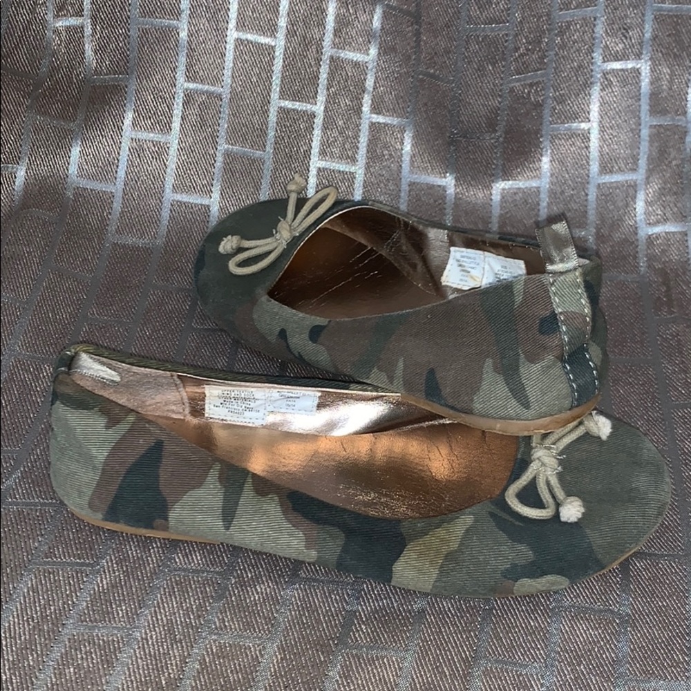 Old Navy Camo Flats!
